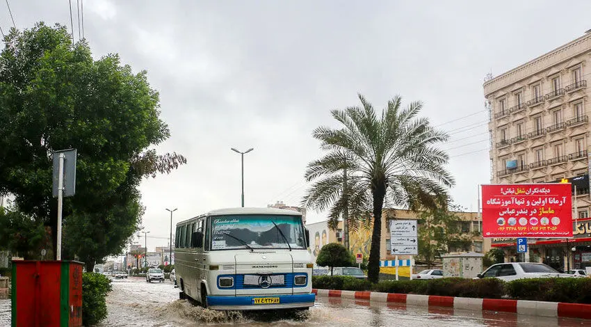 (تصاویر) آب‌گرفتگی در معابر بندرعباس و قم