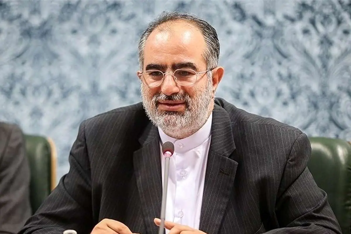 نقد کیهان به حسامالدین آشنا