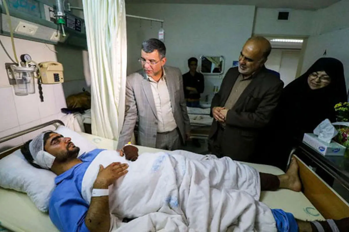(تصاویر) مجروحان حادثه تروریستی زاهدان در بیمارستان