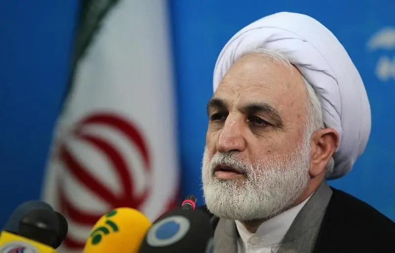 رسیدگی به اظهارات حسن عباسی درباره روحانی و لاریجانی در دادسرا