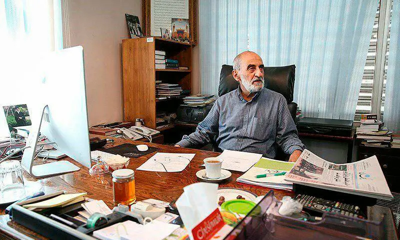 شریعتمداری: کامپیوتر‌های کیهان از چهل سال قبل مکینتاش بود!