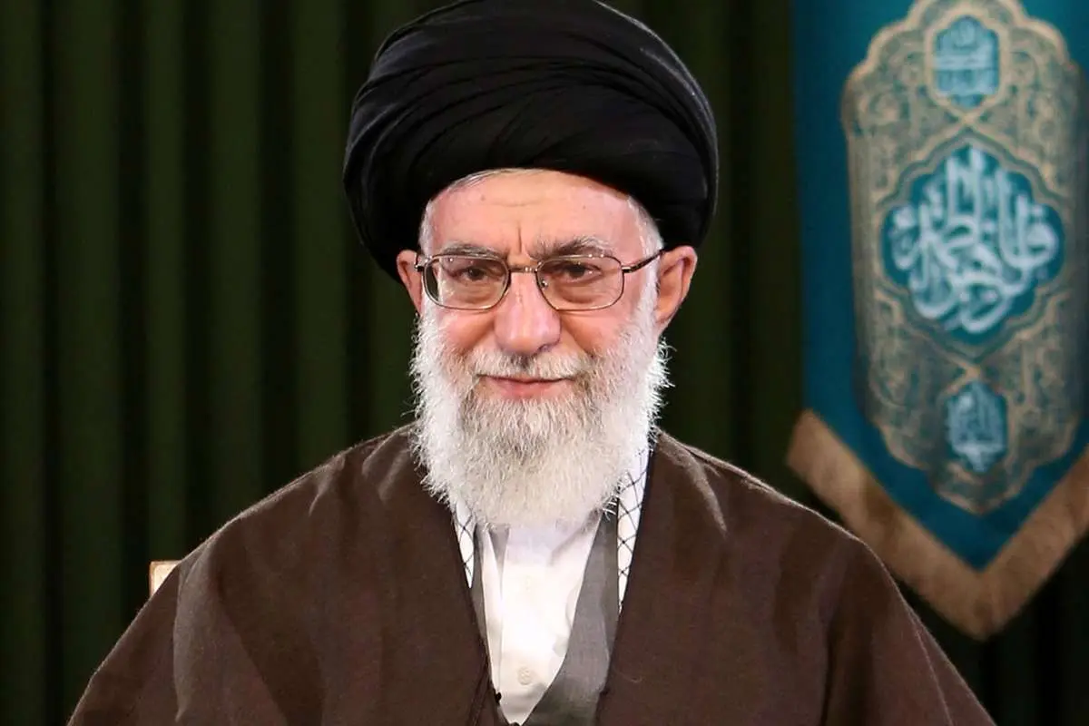 نظر رهبر انقلاب درباره «حجاب با چادر رنگی»
