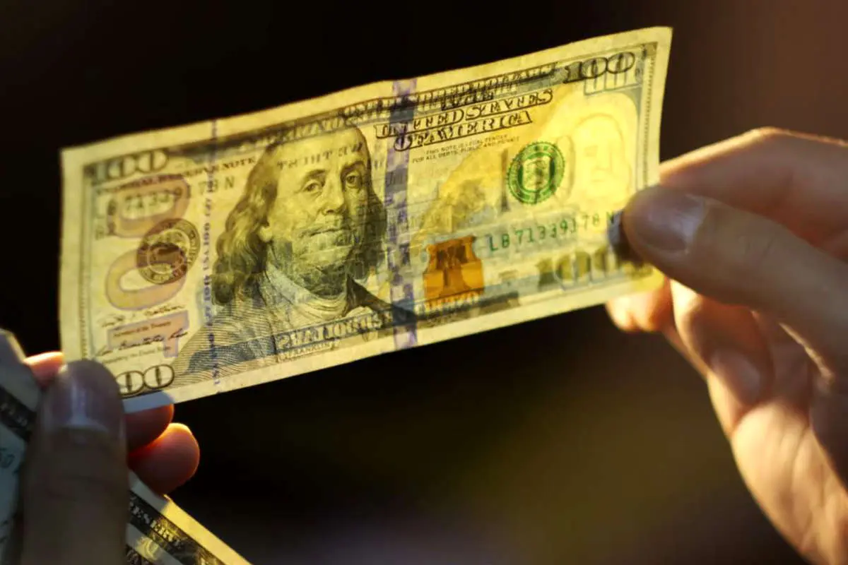 واردات اسکناس ارز برای همه بدون محدودیت شد