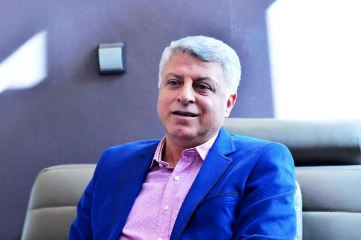 روستا‌ها آب و برق نداشت، شاه به فکر خرید جزیره سنگاپور بود