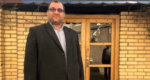 نماینده مجلس و سلبریتی پشت دخل قهوه‌خانه
