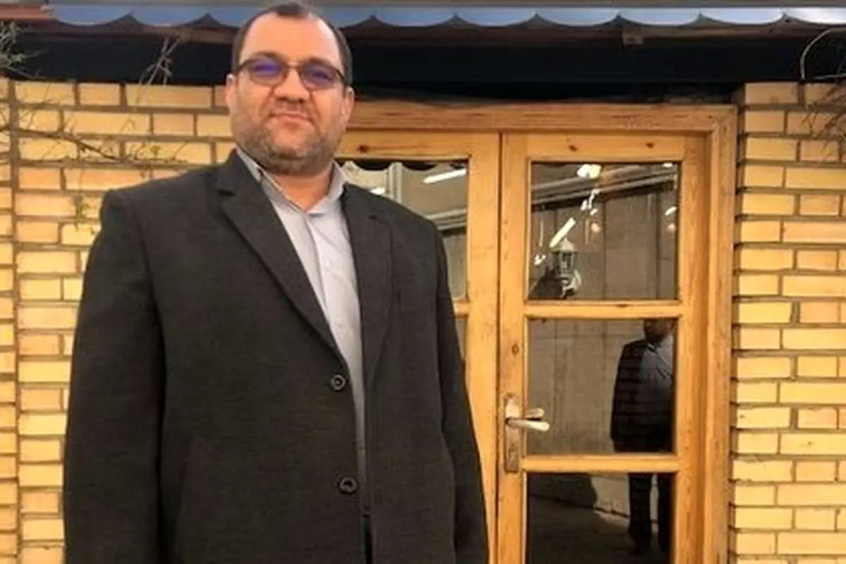نماینده مجلس و سلبریتی پشت دخل قهوهخانه