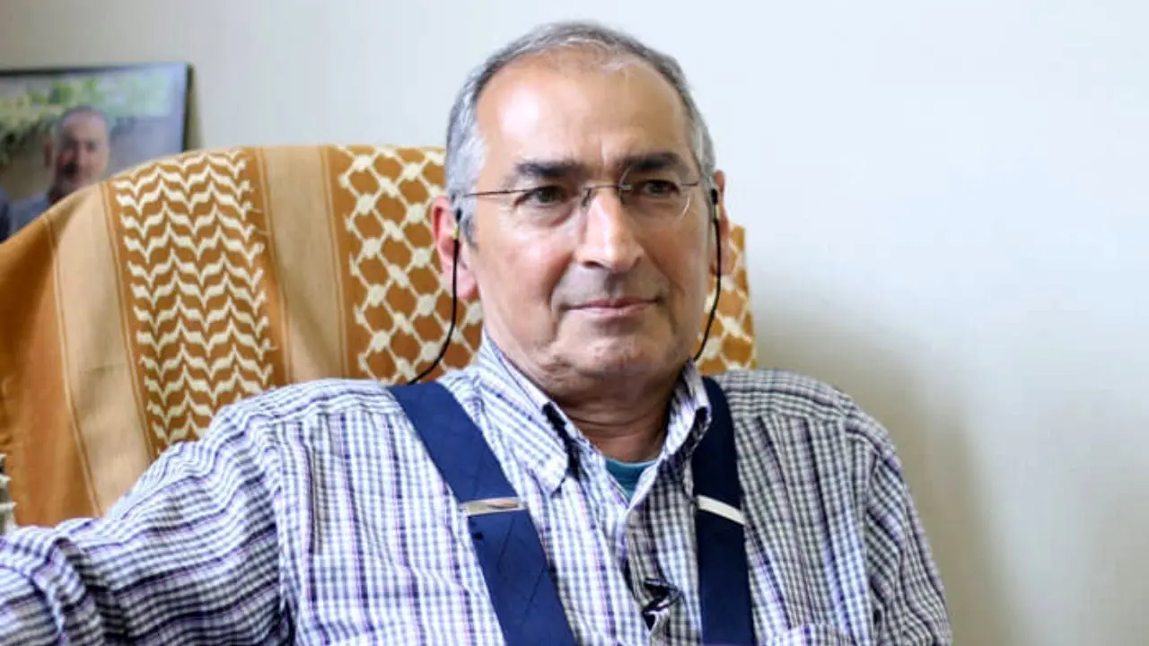 تحلیل صادق زیباکلام از شعار "رضا شاه روحت شاد"