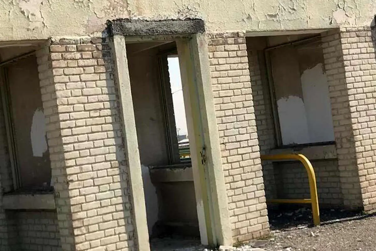 (تصاویر) این ویرانه ورودی استادیوم آزادی است!