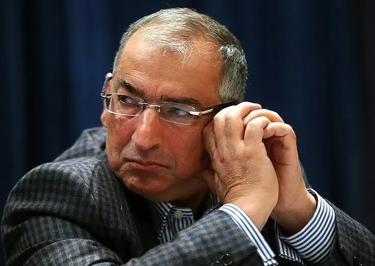 بهمن انقلاب به راه افتاده بود