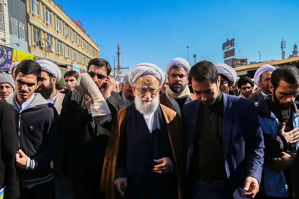 (تصاویر) مسئولان در مراسم وداع با آیتالله مومن
