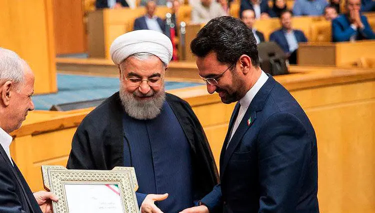 خط و نشان برای "وزیر جوان" و واکنش روحانی: به دستورات بی‌ربط اعتنا نکن!