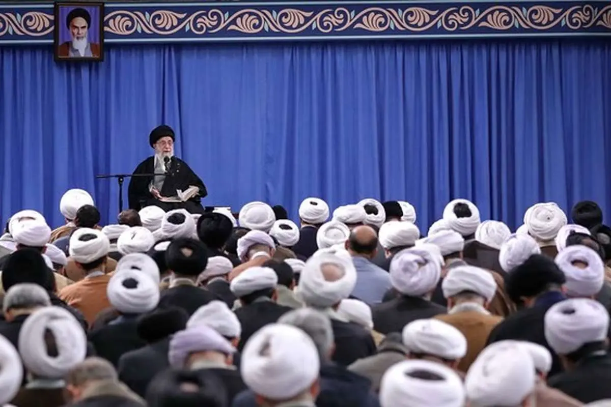 رهبر انقلاب: برخی خیال میکنند نشاط یعنی رقاصی؛ میگویند فلان برنامه موسیقی را بگذاریم تا مردم نشاط پیدا کنند