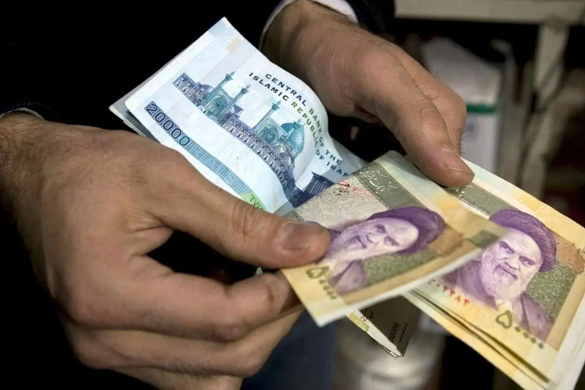 افزایش ۴۰۰ هزار تومانی حقوق کارکنان و بازنشستگان در سال ۹۸