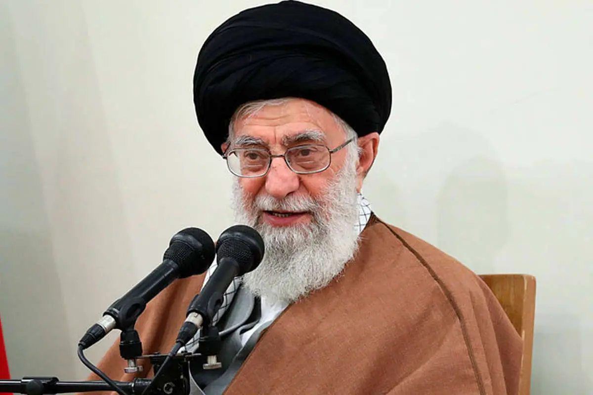 رهبر انقلاب: اقتصاد کشور را به بسته اروپایی موکول نکنید
