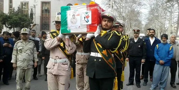 (تصاویر) تشییع پیکر سرباز وظیفه «علی هلاکویی»