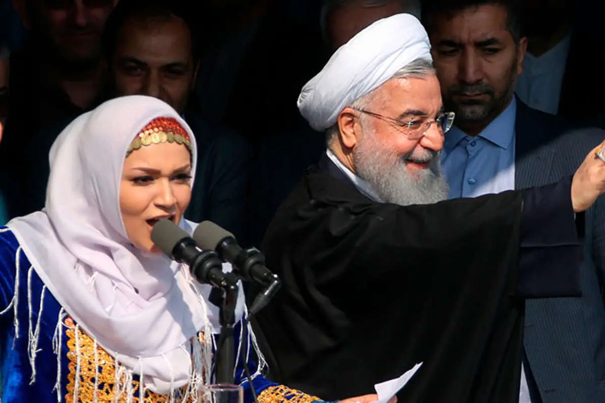 روحانی: به رهبری گفتم فرماندهی جنگ اقتصادی با حضرتعالی باشد، فرمودند فرمانده این جنگ باید رئیسجمهور باشد