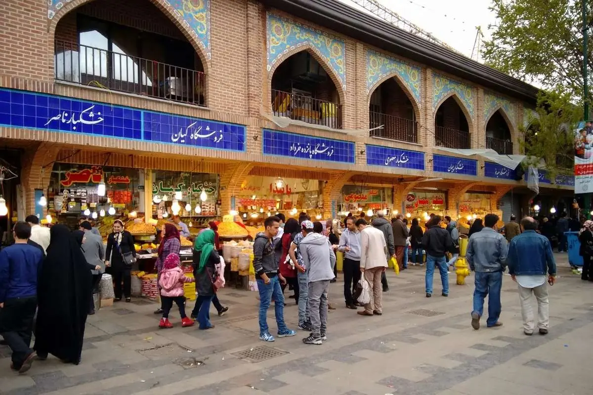 ۱۱ ساختمان بحرانی در قلب بازار تهران؛ بمب ساعتی کپسولهای گاز روی پشتبامها