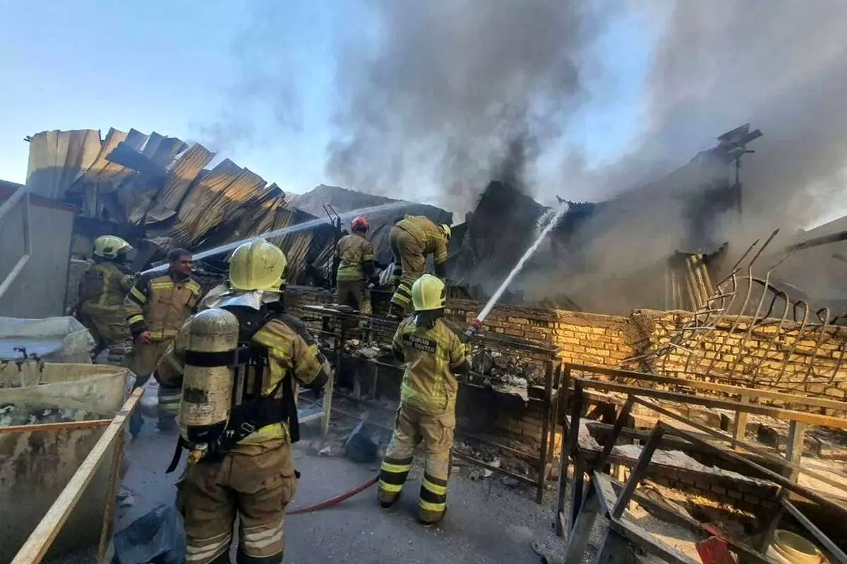 یک آتش‌سوزی صنعتی مساوی با نابودی هزاران لیتر آب