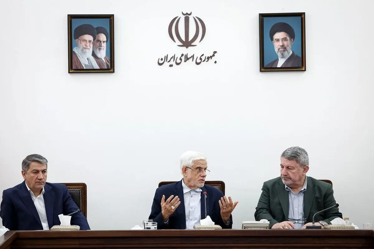 عارف: ارتباط خوب رئیس‌جمهوری با رهبر انقلاب دستاوردهای زیادی برای دولت دارد