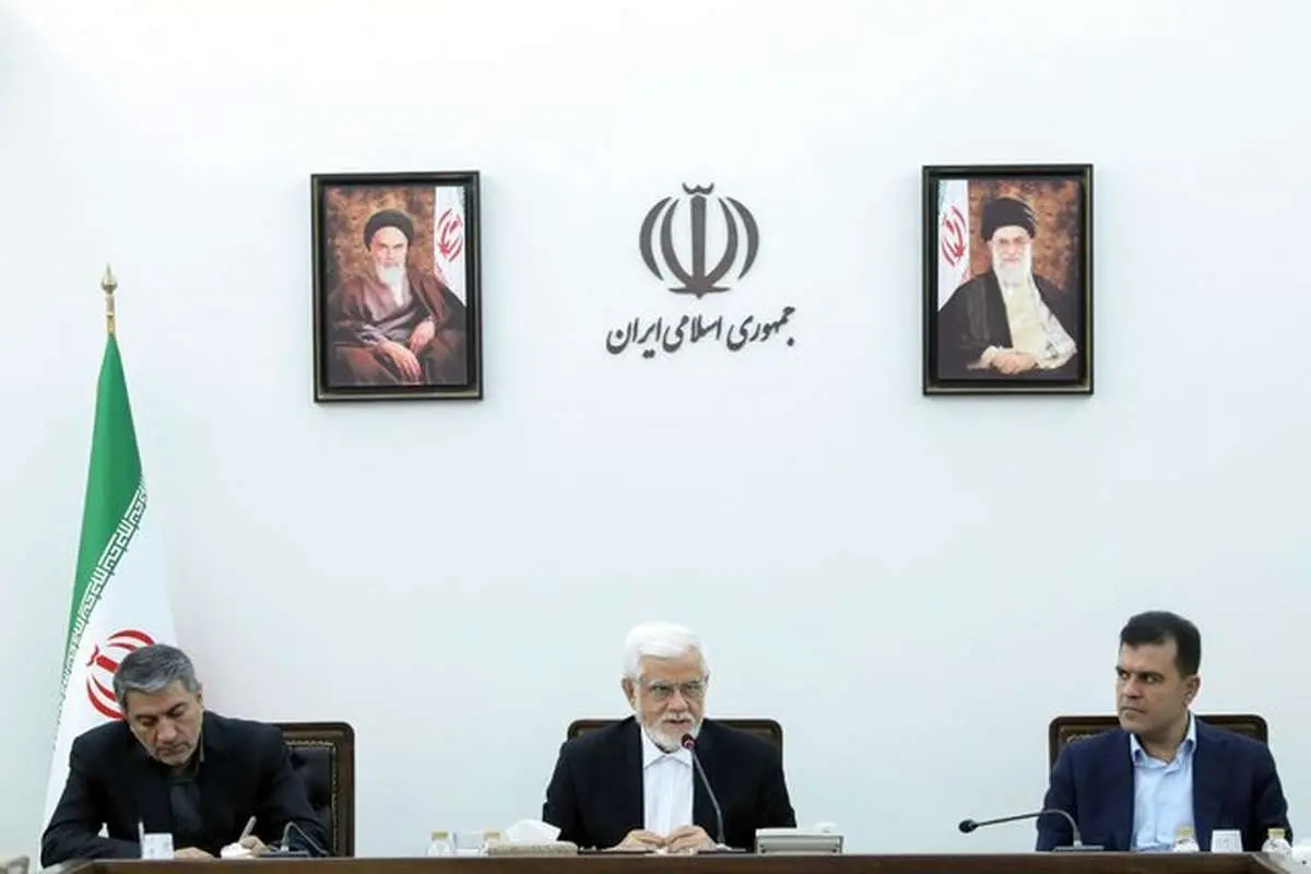 عارف: از اقدامات کوتاهمدت و رقابتی در حوزه امنیت فضای سایبر پرهیز کرد
