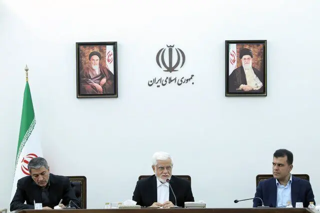 عارف: از اقدامات کوتاه‌مدت و رقابتی در حوزه امنیت فضای سایبر پرهیز کرد