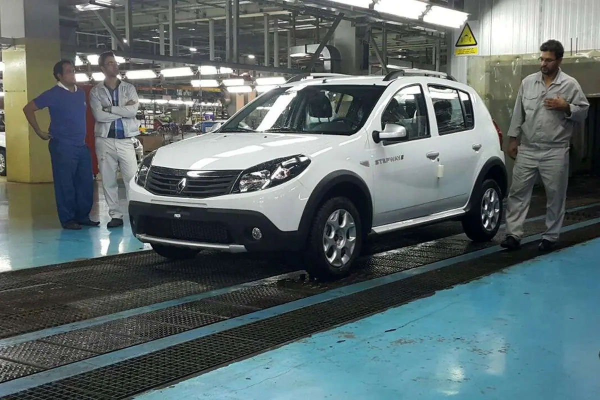 تفاوت رنو ساندرو و استپ‌وی چقدر است؟