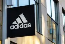 کارمندان فروشگاه ورزشی از ترس حملات  پهپادی در پناهگاه 