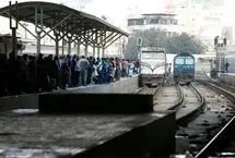 ببینید؛ نجات زن از زیر چرخ‌های قطار در آخرین لحظه