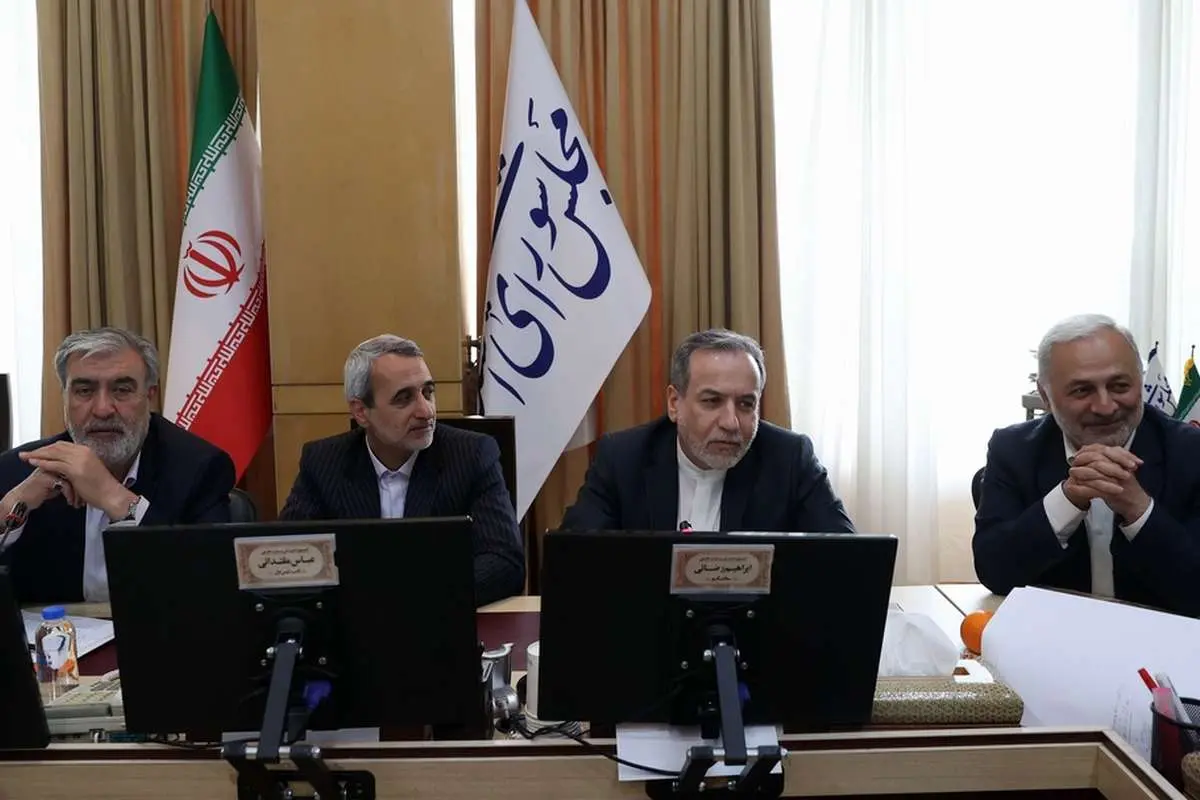 جلسه اضطراری کمیسیون امنیت ملی مجلس با عراقچی