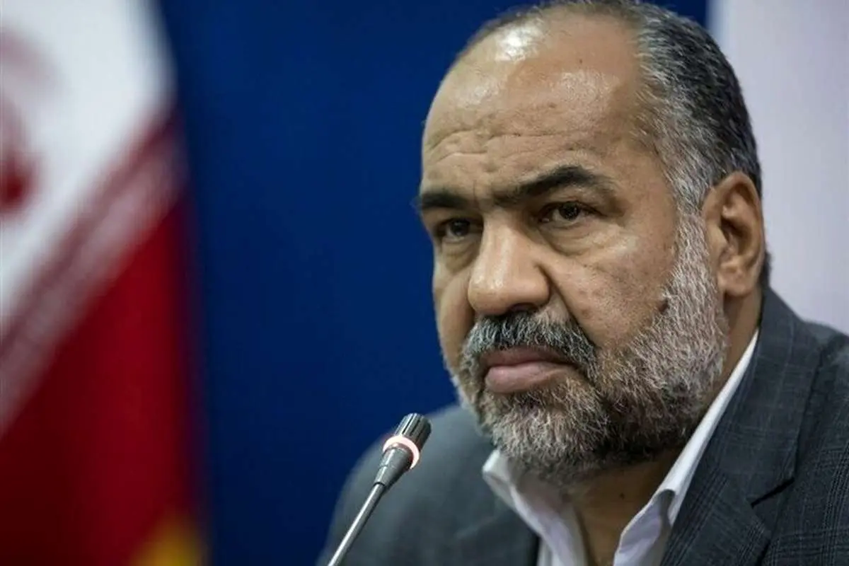 نماینده مجلس: جشن با کیک ۱۲ متری ربطی به تولد من نداشت