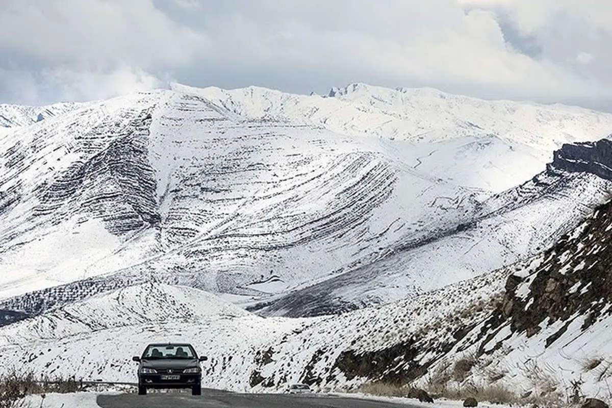 بارش برف و باران در جادههای ۶ استان