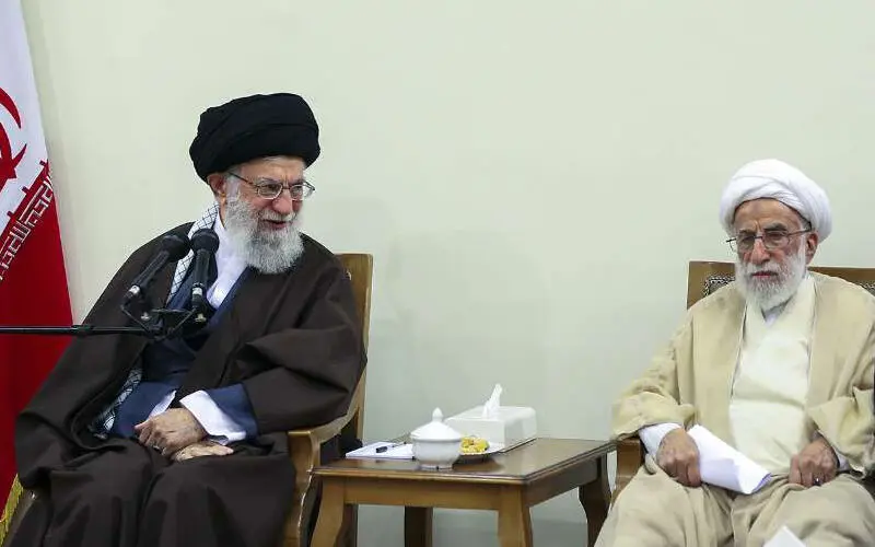 شوخی رهبر انقلاب با آیت‌الله جنتی تکذیب شد