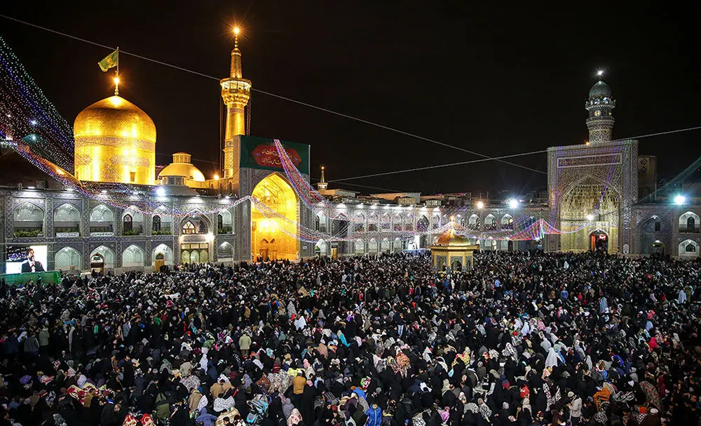 (تصاویر) لحظه تحویل سال ۱۳۹۸ در حرم امام رضا (ع)