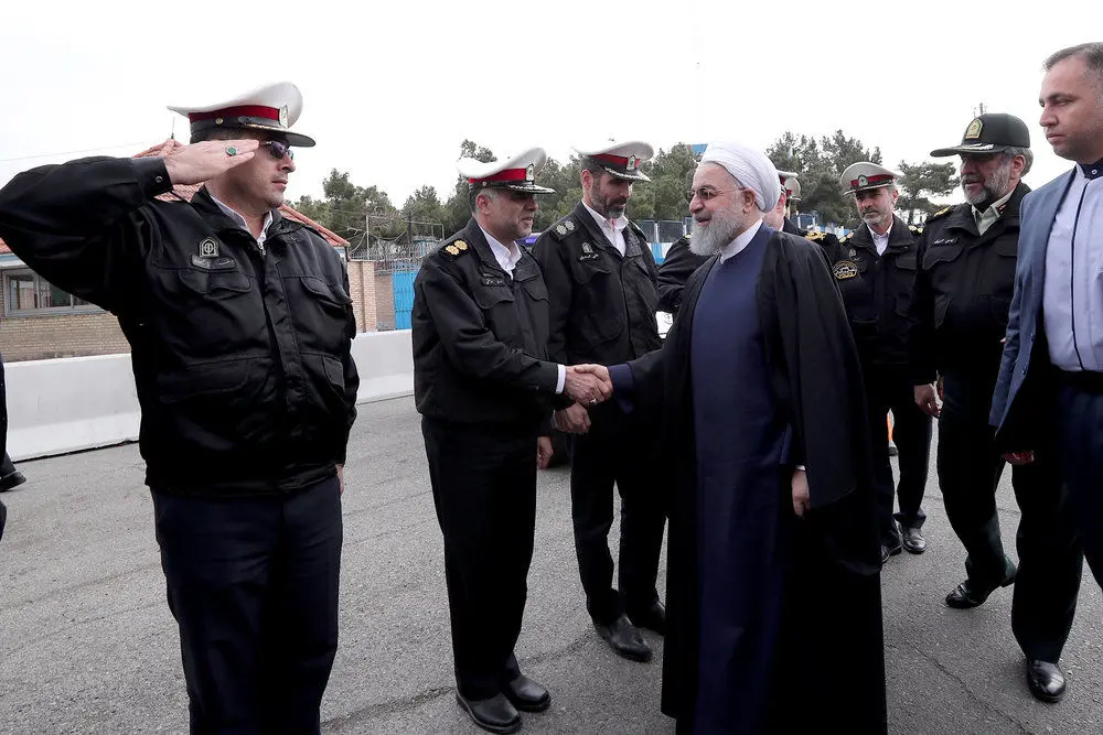 (تصاویر) بازدید سرزده روحانی از ایستگاه اورژانس و پایگاه راهور