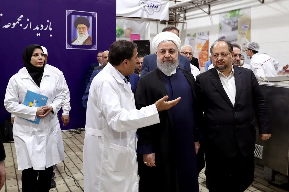 (تصاویر) اولین حرکت روحانی برای ترویج شعار سال ۹۸