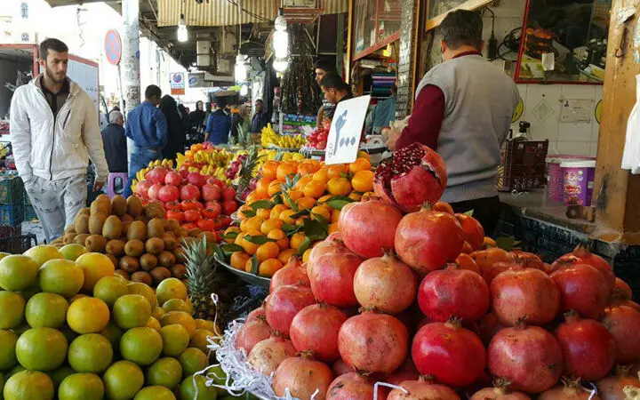 فراوانی در بازار میوه با قیمت‌های عجیب و غریب