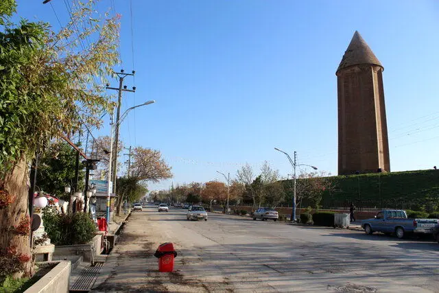 (تصاویر) خطر از بیخ گوش «گنبد قابوس» گذشت
