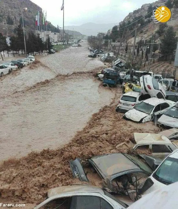 سیل شیراز ۲۰۰ خودرو را در دروازه قرآن با خود برد