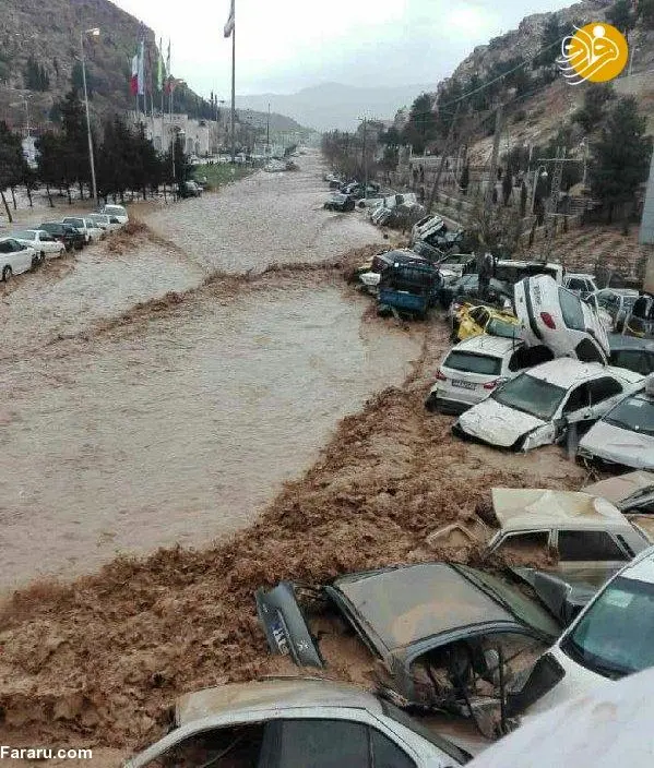 سیل شیراز ۲۰۰ خودرو را در دروازه قرآن با خود برد