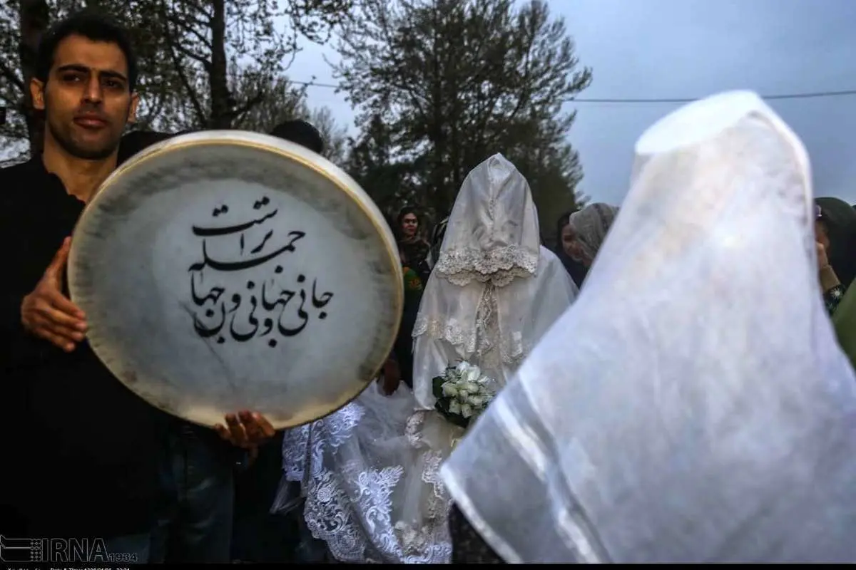 (تصاویر) عروسی دختر و پسری از سیلزدگان آققلا