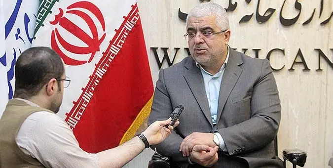 کُت ریاست جمهوری بر تن احمدی‌نژاد گشاد بود!