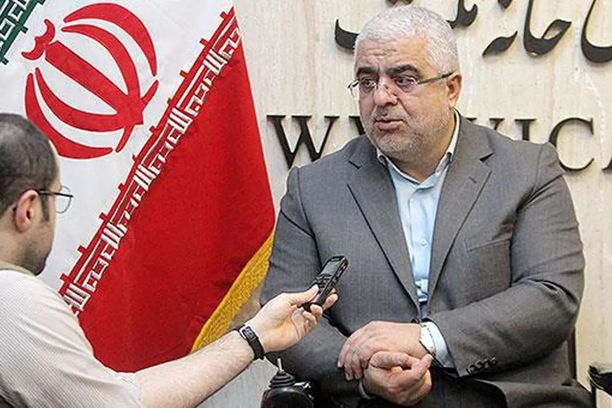 کُت ریاست جمهوری بر تن احمدینژاد گشاد بود!