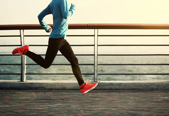چرا هنگام دویدن قفسه سینه درد می‌گیرد؟