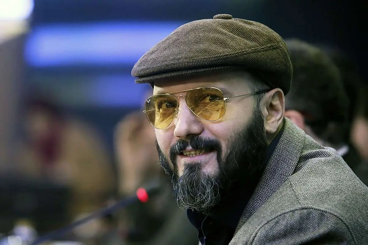 (عکس) شوخی بامزه کامبیز دیرباز با توصیه پلیس گیلان