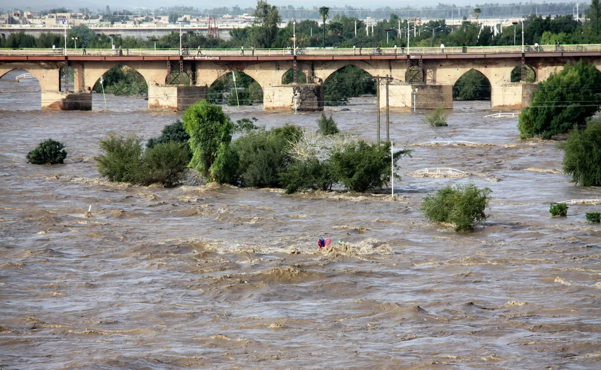 جاده ساحلی دزفول به زیر آب رفت!
