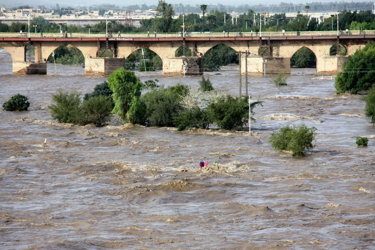 جاده ساحلی دزفول به زیر آب رفت!