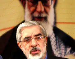 چرا موسوی مستقل به صحنه آمده است؟