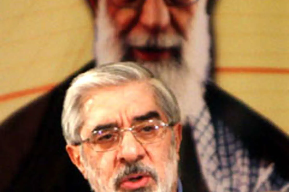 چرا موسوی مستقل به صحنه آمده است؟