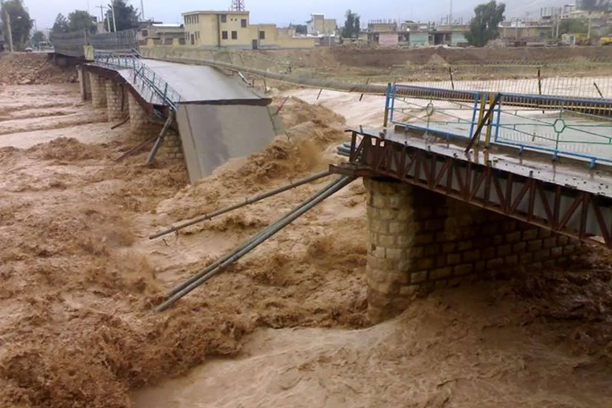 سیلاب لرستان، جنازه یک مرد را ۳ کیلومتر دورتر برد