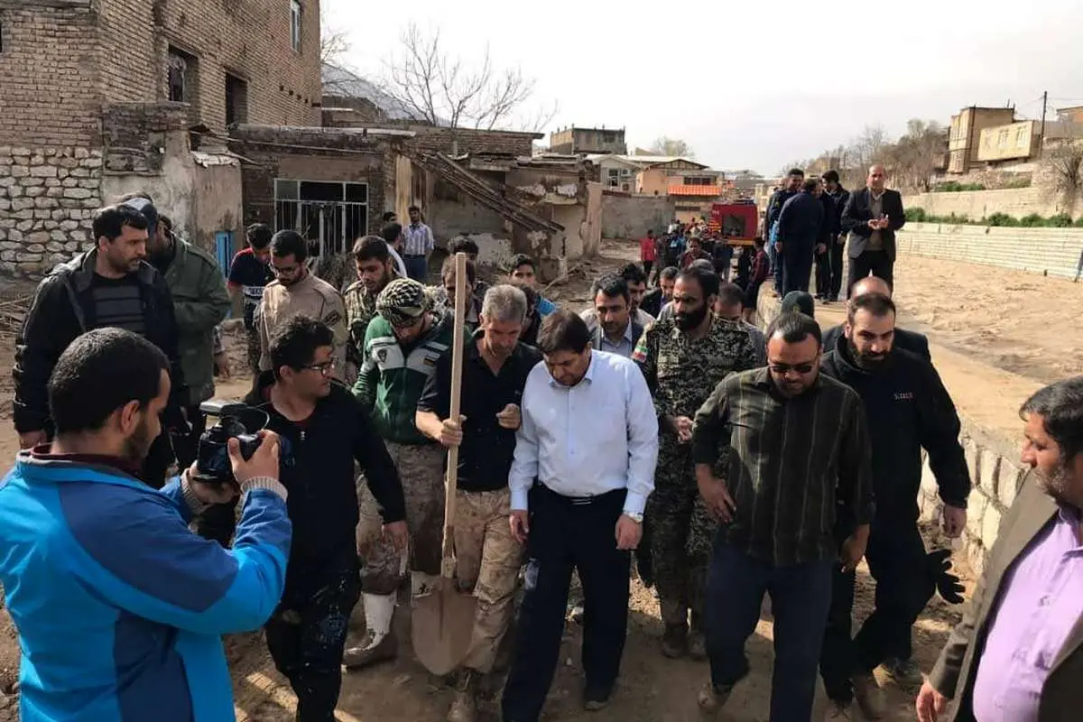 خدمات ستاد اجرایی فرمان حضرت امام (ره) به سیلزدگان لرستانی